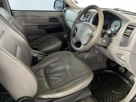 2005-Isuzu-KB-240i-Double-Cab-LE_9