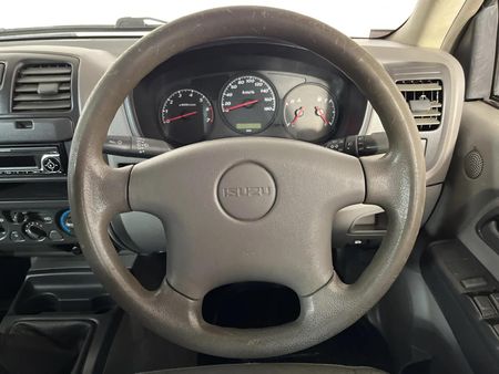 2005-Isuzu-KB-240i-Double-Cab-LE_11