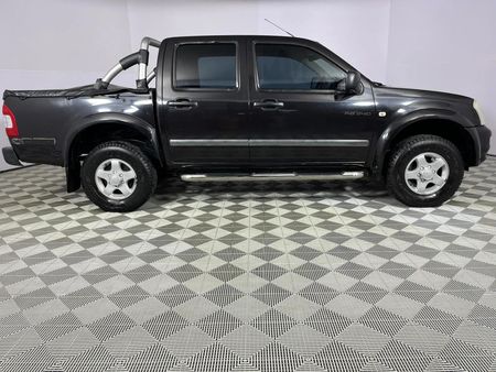 2005-Isuzu-KB-240i-Double-Cab-LE_14