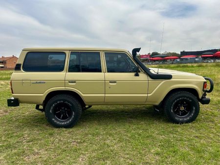 1988-Toyota-Land-Cruiser-FJ60-GLX-Station-Wagon_5