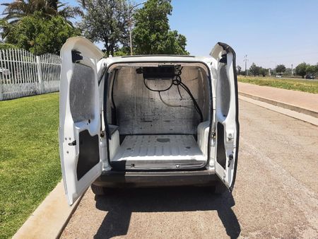2020-Fiat-Fiorino-14-Panel-Van_12