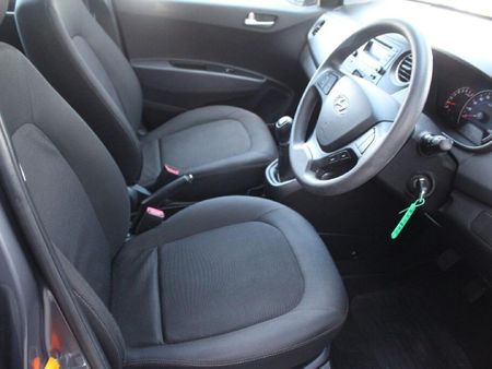 2016-Hyundai-Grand-i10-Hyundai-Grand-i10-125-Fluid_2