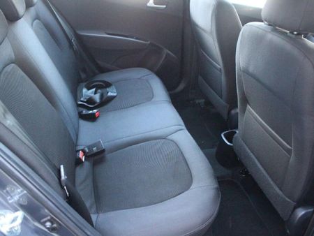 2016-Hyundai-Grand-i10-Hyundai-Grand-i10-125-Fluid_8