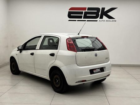 2007-Fiat-Grande-Punto-14-5-dr-Active_3