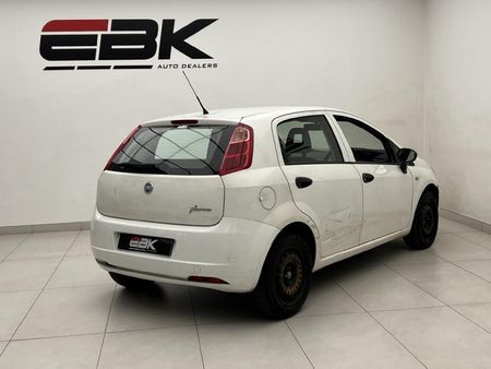 2007-Fiat-Grande-Punto-14-5-dr-Active_4