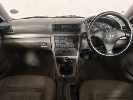 1998-Audi-A4-18-T_1