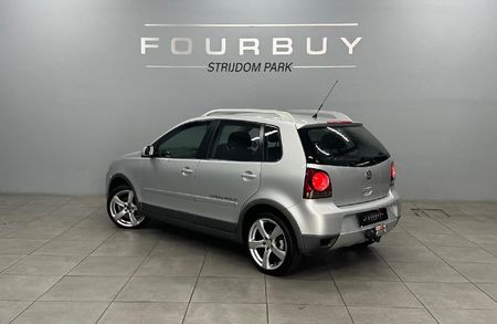 2009-Volkswagen-Polo-Cross-19-TDI_6