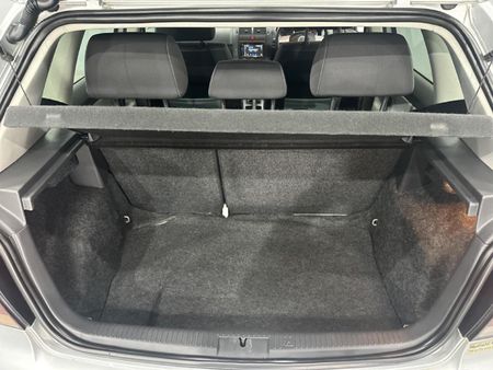 2009-Volkswagen-Polo-Cross-19-TDI_8