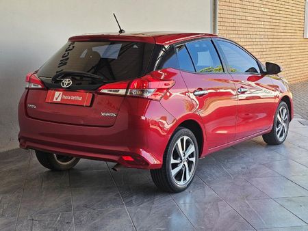 2018-Toyota-Yaris-15-XS-Auto-5-dr_3