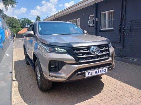 2019-Toyota-Fortuner-24-GD-6-Raised-Body-Auto_0