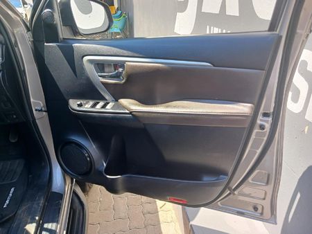 2019-Toyota-Fortuner-24-GD-6-Raised-Body-Auto_2