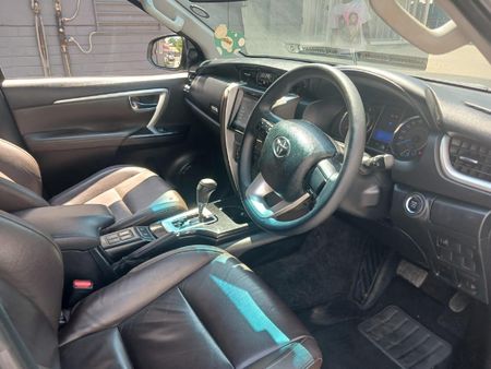 2019-Toyota-Fortuner-24-GD-6-Raised-Body-Auto_5