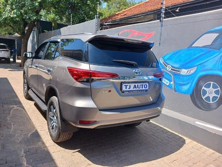 2019-Toyota-Fortuner-24-GD-6-Raised-Body-Auto_7