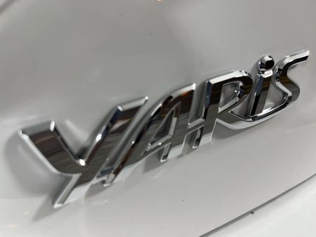 2017-Toyota-Yaris-10-5-dr_11
