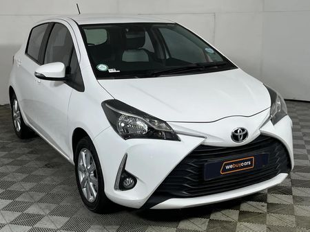 2017-Toyota-Yaris-10-5-dr_14