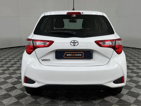 2017-Toyota-Yaris-10-5-dr_16