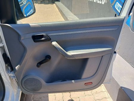 2007-Volkswagen-Caddy-19-TDI-Panel-Van_9