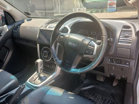 2017-Isuzu-KB-300-D-Teq-LX-Auto-Double-Cab_9