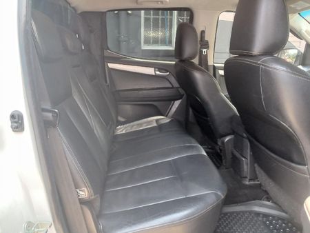 2017-Isuzu-KB-300-D-Teq-LX-Auto-Double-Cab_10