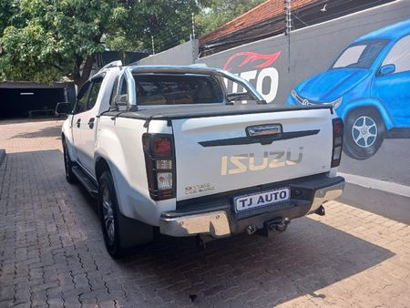 2017-Isuzu-KB-300-D-Teq-LX-Auto-Double-Cab_4