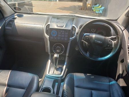 2017-Isuzu-KB-300-D-Teq-LX-Auto-Double-Cab_6