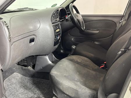 2010-Ford-Bantam-16i-XLT_6