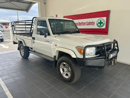 2011-Toyota-Land-Cruiser-79-42-D-Single-Cab_0
