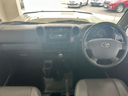 2011-Toyota-Land-Cruiser-79-42-D-Single-Cab_6