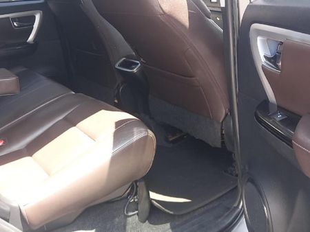 2016-Toyota-Fortuner-28-GD-6-4x4-Auto_11