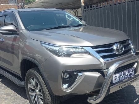 2016-Toyota-Fortuner-28-GD-6-4x4-Auto_1