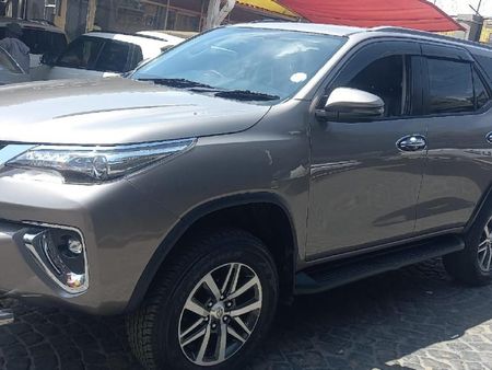 2016-Toyota-Fortuner-28-GD-6-4x4-Auto_3