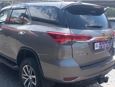 2016-Toyota-Fortuner-28-GD-6-4x4-Auto_6