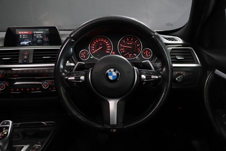 2018-BMW-3-Series-320i-M-Sport-Auto_9