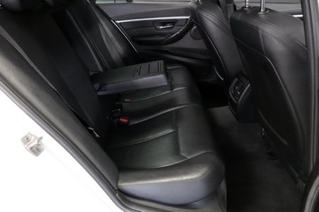 2018-BMW-3-Series-320i-M-Sport-Auto_5
