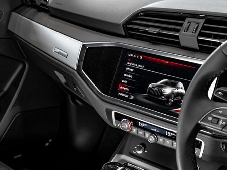 2025-Audi-Q3-Black-Edition-Auto-35-TFSI_8