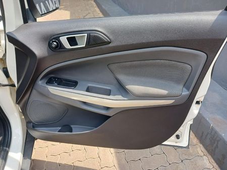 2016-Ford-EcoSport-15-TDCi-Titanium_12