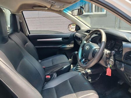 2020-Toyota-Hilux-24-GD-Single-Cab_2