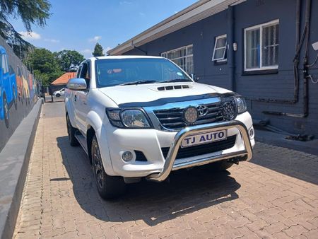 2013-Toyota-Hilux-30-D-4D-Raider-Xtra-Cab_2