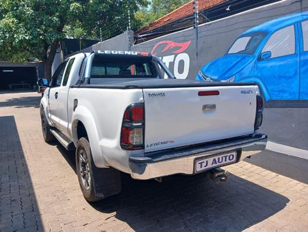 2013-Toyota-Hilux-30-D-4D-Raider-Xtra-Cab_4
