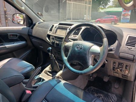 2013-Toyota-Hilux-30-D-4D-Raider-Xtra-Cab_6