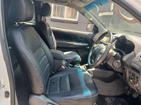 2013-Toyota-Hilux-30-D-4D-Raider-Xtra-Cab_7