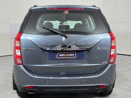 2018-Mahindra-XUV-500-22D-mHawk-7-seat-W8_9