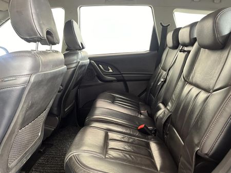 2018-Mahindra-XUV-500-22D-mHawk-7-seat-W8_3