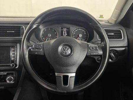 2011-Volkswagen-Jetta-VI-14-TSI-Comfortline_5