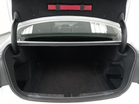 2018-BMW-3-Series-320i-Auto_4