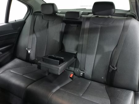 2018-BMW-3-Series-320i-Auto_5