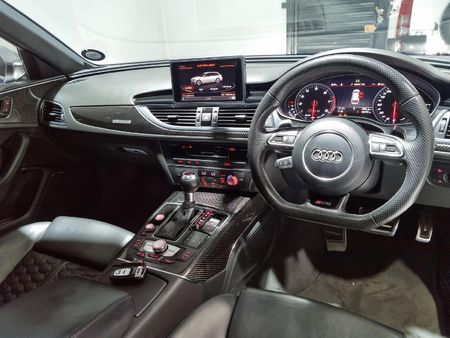 2017-Audi-RS6-Avant-quattro_7