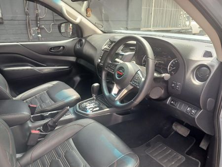 2022-Nissan-Navara-25-DDTi-LE-Auto-Double-Cab_9