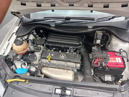 2018-Volkswagen-Polo-GP-16-Trendline_13