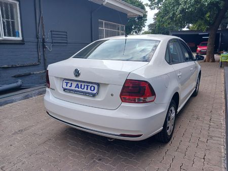 2018-Volkswagen-Polo-GP-16-Trendline_4
